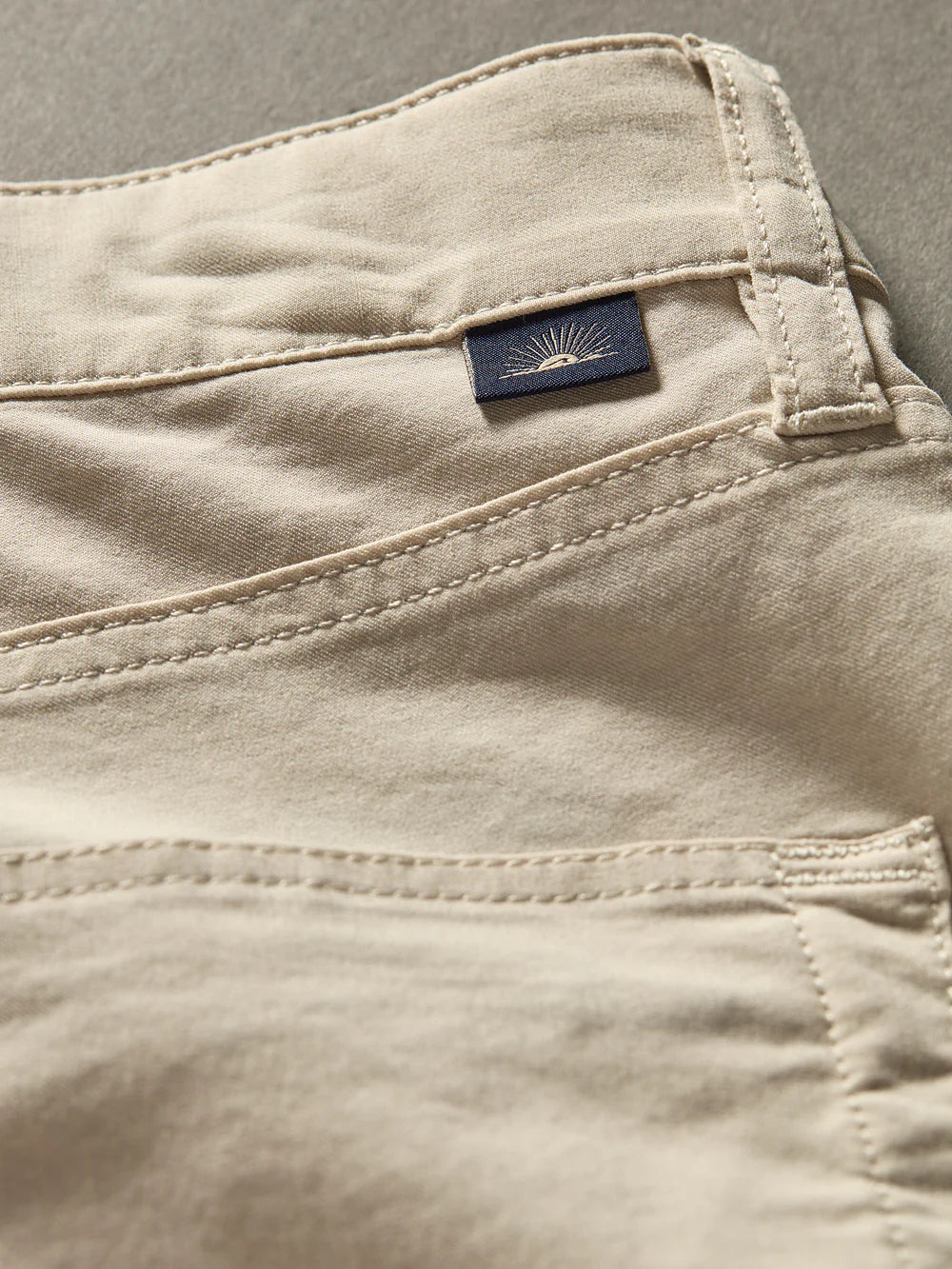 Faherty Movement Pant - Light Sand